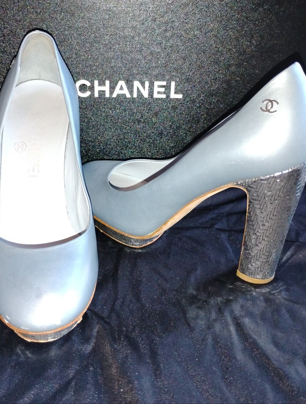 CHANEL CC Grey Pumps Metallic Mosaic Platform Heels! Authentic